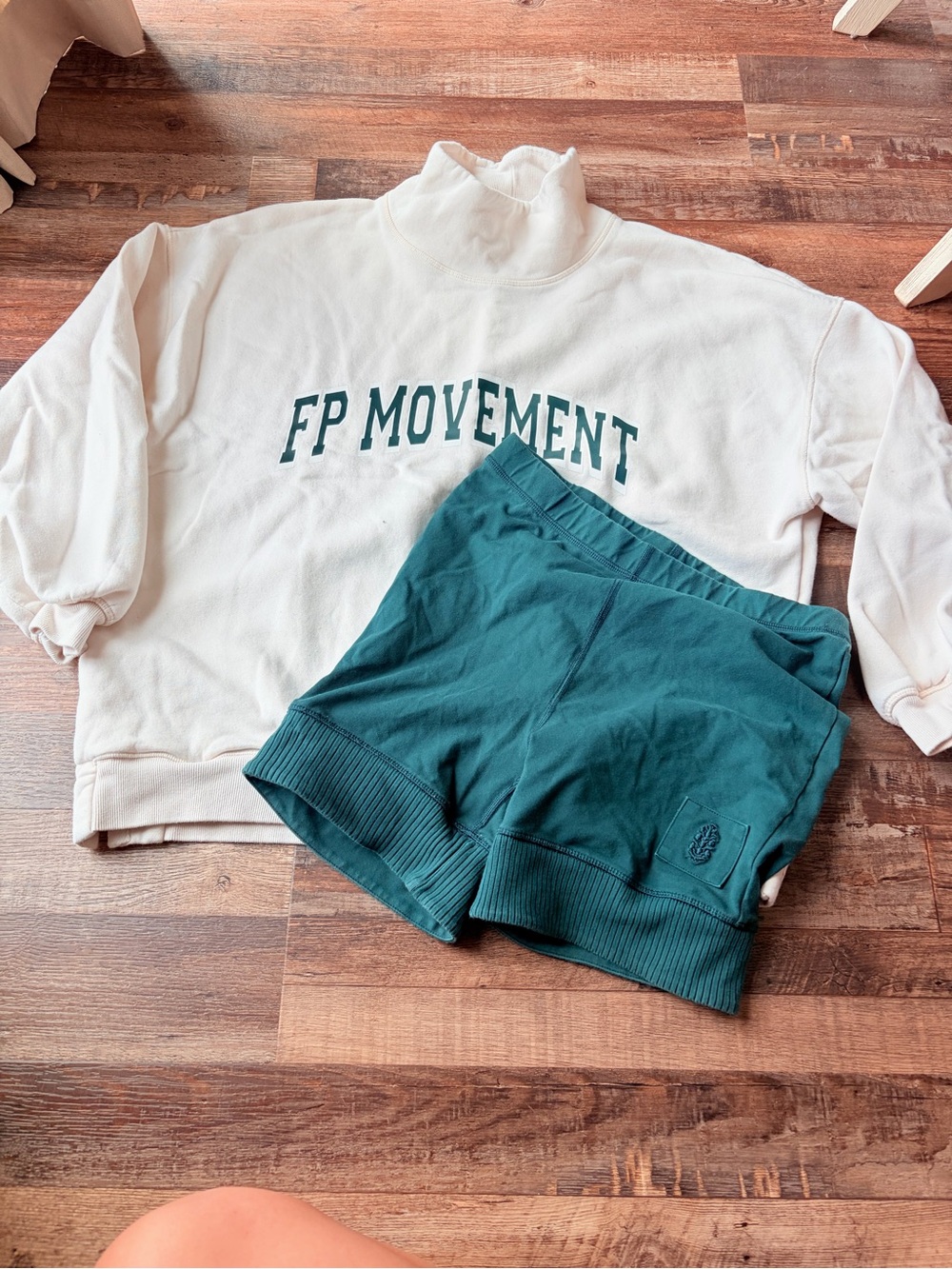 Free people victory set